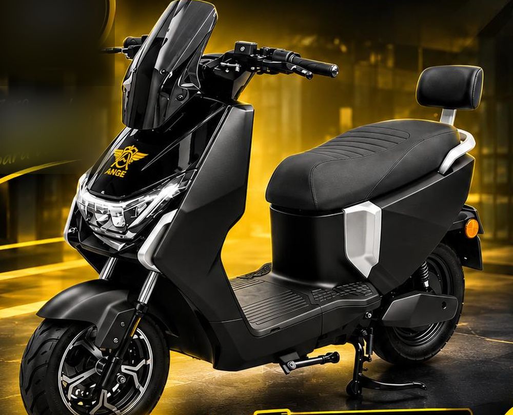Scooter elétrica AG22 preta, vista de frente e lateral